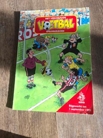 Het Vernieuwde Voetbal Spelregelboek KNVB 1999