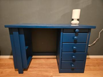 GRATIS Kinderbureautje met wandplank