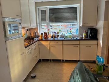 Complete keller keuken.Zonder koelkast. Zo snel mogelijk