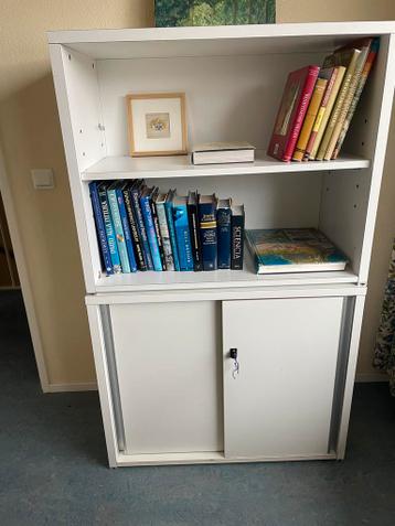 archiefkast/ boekenkast GRATIS afhalen