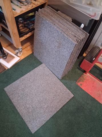 Gratis 20 tapijttegels 50x50