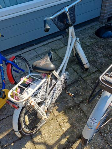 Meisjesfiets 22 inch - gratis af te halen in Malden