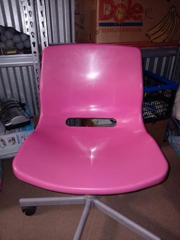 Roze bureaustoel
