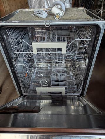 Küppersbusch vaatwasser, scharnier kapot (gratis)