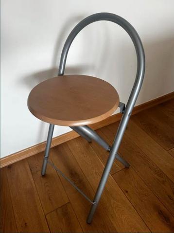 2 inklapbare stoelen