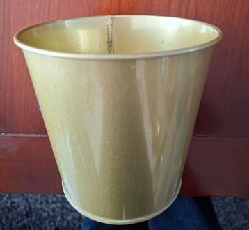 Goudkleurige bloempot