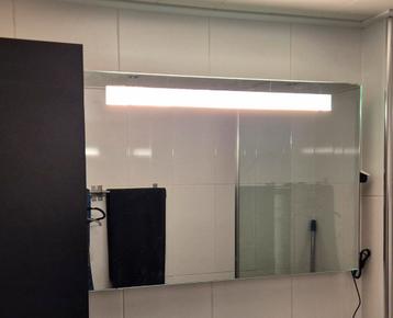 Badkamerspiegel 100x65 met verlichting