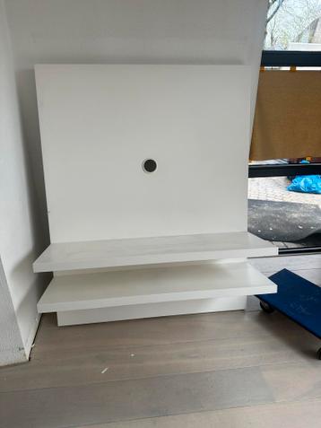 Gratis wit hangend tv meubel