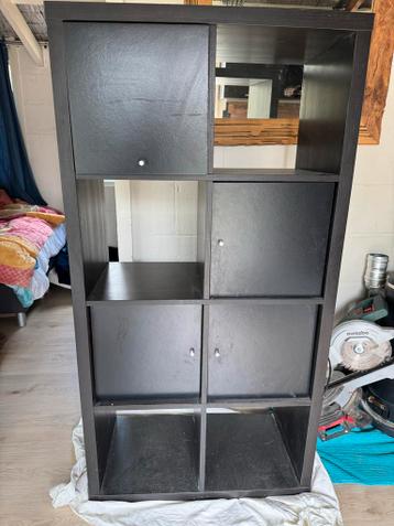 Zwart kastje 146x76 cm, ook horizontaal te gebruiken