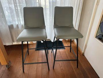 Twee grijze/groenig barkrukken van XOOON