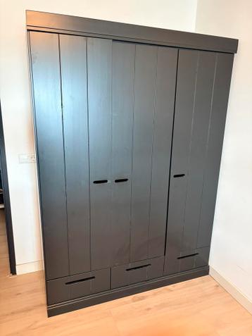 Black wardrobe 14019555 cm – for free pick up bu 29 Mar