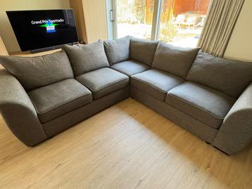Comfortabele hoekbank, 6 jaar oud, direct ophalen!