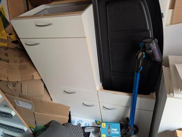 Gratis - 3 witte Bruynzeel onderkastjes, 2 met lade