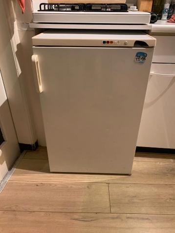 Gratis vriezer – werkt goed – ophalen vóór 31 maart