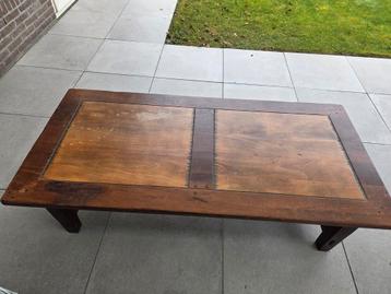 Grote, massief houten salontafel