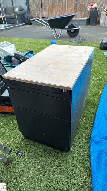 Gratis! Ladekast , burokast metaal/hout