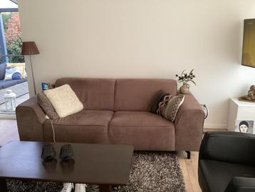 Gratis: Bankstel licht bruin, 2 banken van 215 cm breed