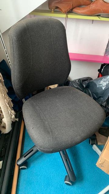 Gratis - Bureaustoel (in hoogte verstelbaar)