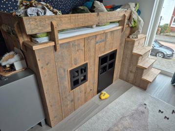 Steigerhouten hoogslaper