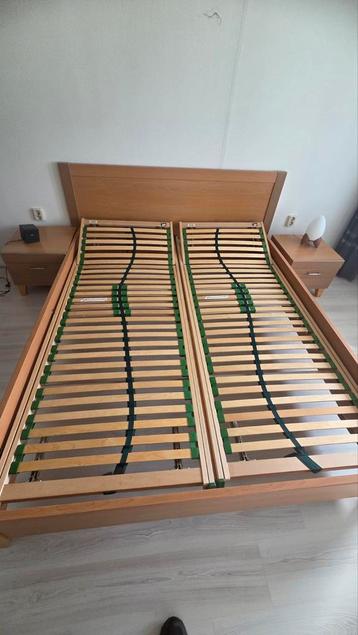 Mooi net ledikant met verstelbare lattenbodem