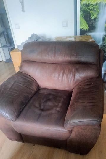 Comfortabele bruine relaxfauteuil