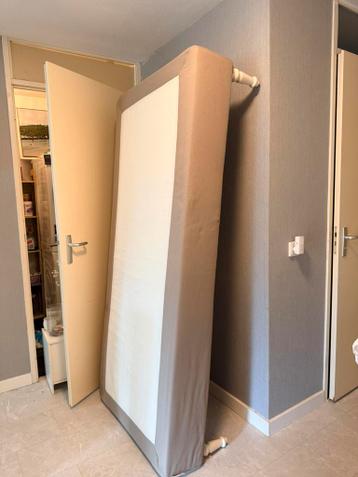 Bedframe 90x200 van IKEA