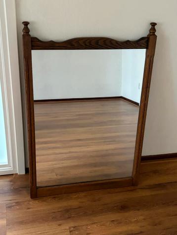Eikenhouten spiegel gratis af te halen