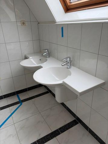 Wasmeubel met twee kranen van Grohe