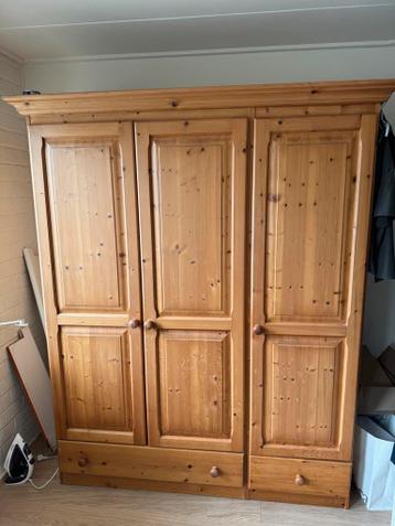 Houten slaapkamer set: kledingkast, bed (180x210) & nachtkas