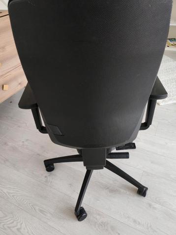 Zwarte Bureaustoel - Gebruikt met beschadiging