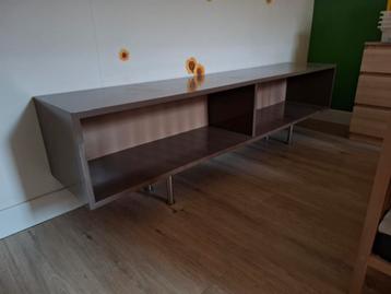 Gratis televisiemeubel /dressoir /lage boekenkast