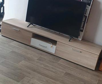 Gratis TV meubel: ophalen 28 of 29 maart