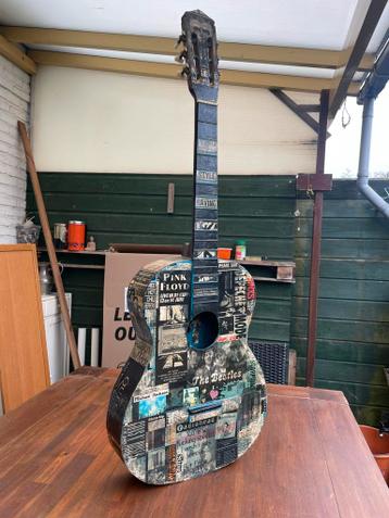 GRATIS!! akoestische gitaar - Jaren '90 Top 40 kunstproject