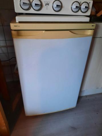 Small fridge - GRATIS