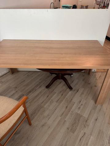 Houten eettafel met rechthoekig blad