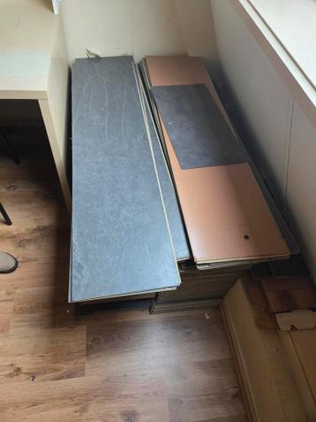 Laminaat antraciet 35-40m2 gratis af te halen