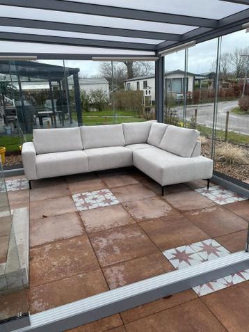 Licht grijs bankstel 5 persoons GRATIS AF TE HALEN