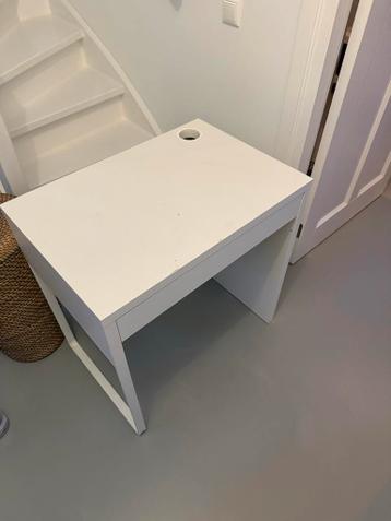 Gratis Ikea bureautje/ make up tafeltje