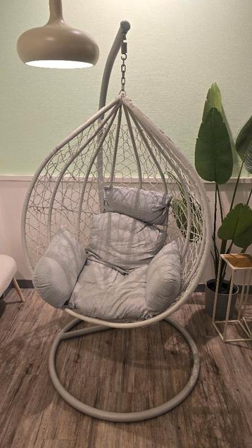 Living Hangstoel Grijs GRATIS OPHALEN per 2 stuks weg !!