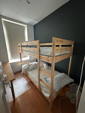 Stevig houten stapelbed - Ideaal voor kleine kamers