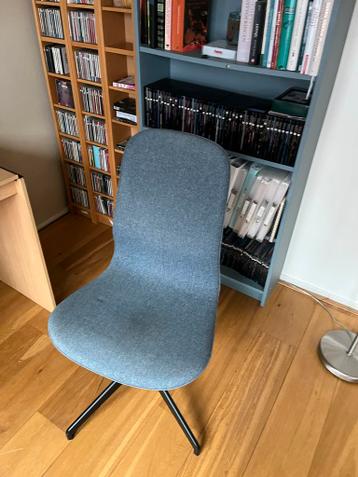 Comfortabele blauwe bureaustoel (gratis op te halen)