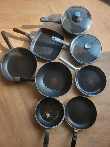 Pannenset met diverse pannen