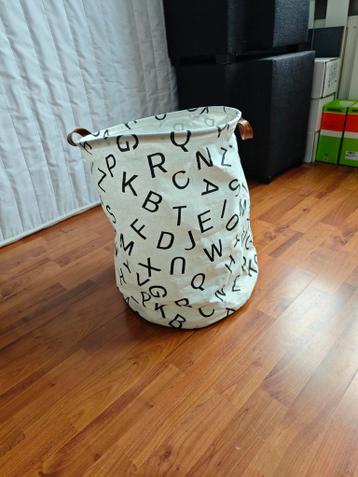 Opvouwbare wasmand / speelgoedmand met letterprint