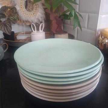 Gratis10 borden sommige met een beetje gebruiksschade