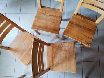Gratis 4 massief grenen stoelen van IKEA