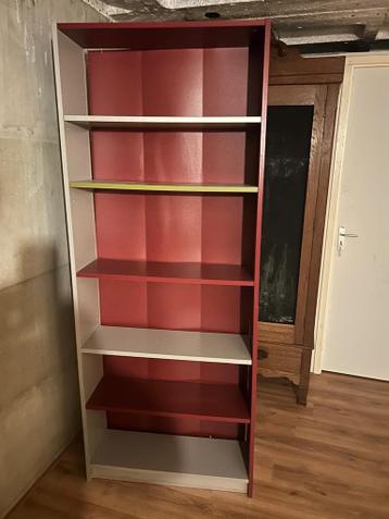 Gratis Ikea billy Boekenkast met rode en grijze planken