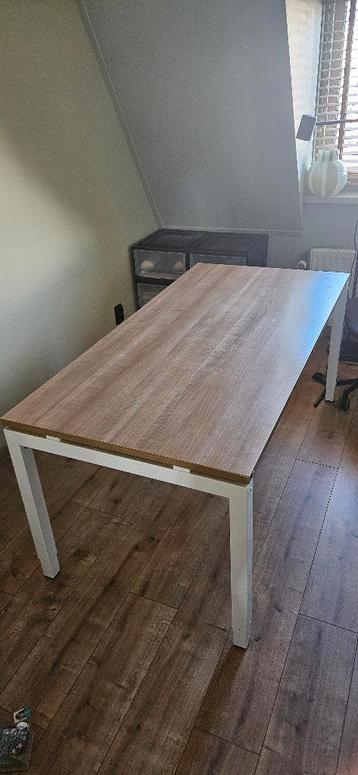 LKV kantoorbureau en -stoel