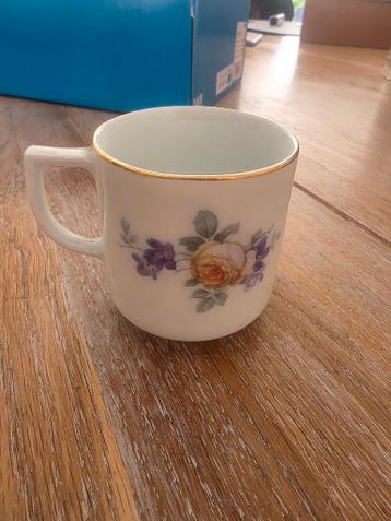 Porseleinen kopjes x 9