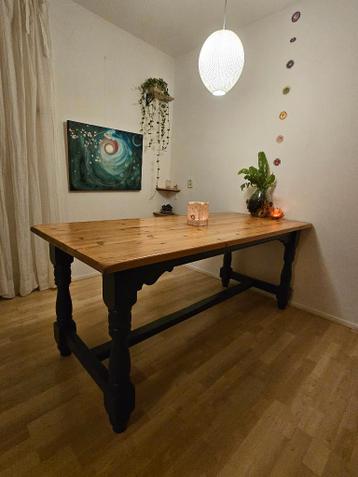 Massief grenen houten eettafel 4 a 6 personen -