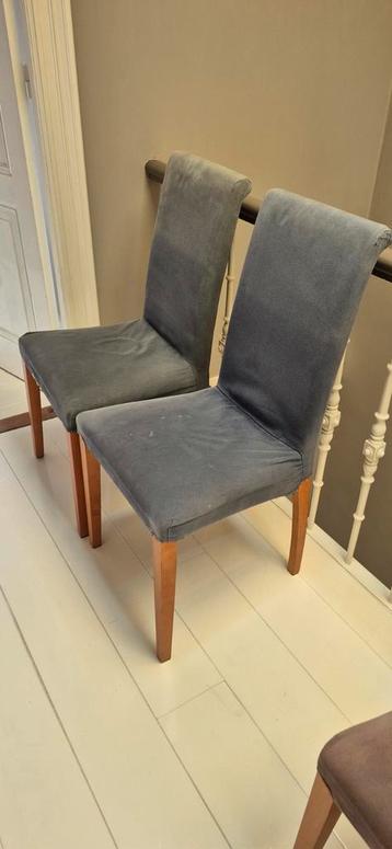 GRATIS 2 eetkamerstoelen met stoffen bekleding